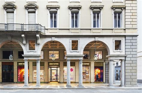 Louis Vuitton Torino Store in Torino, Italy 